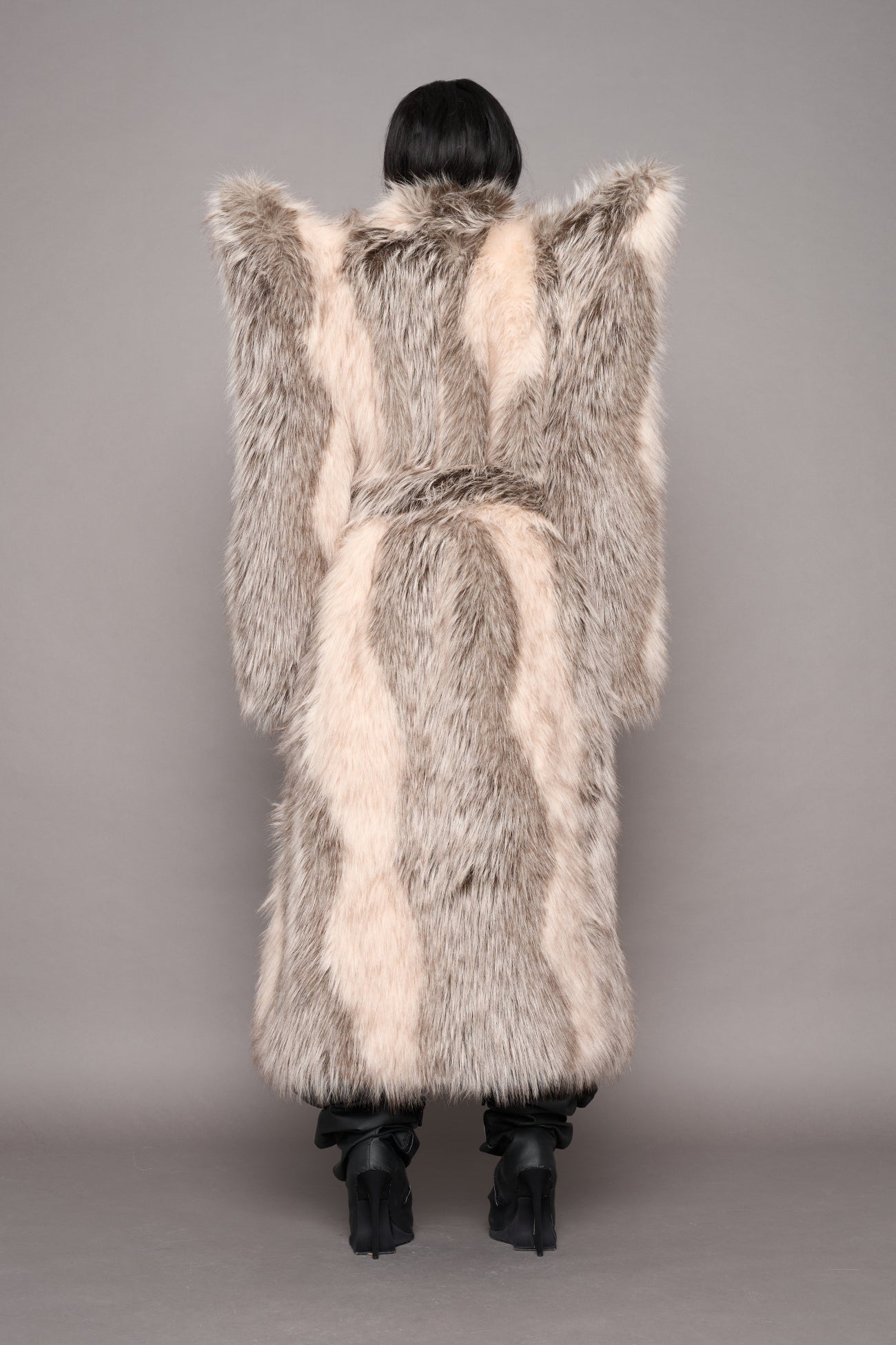Doomsday Faux Fur Coat Dune — view 4