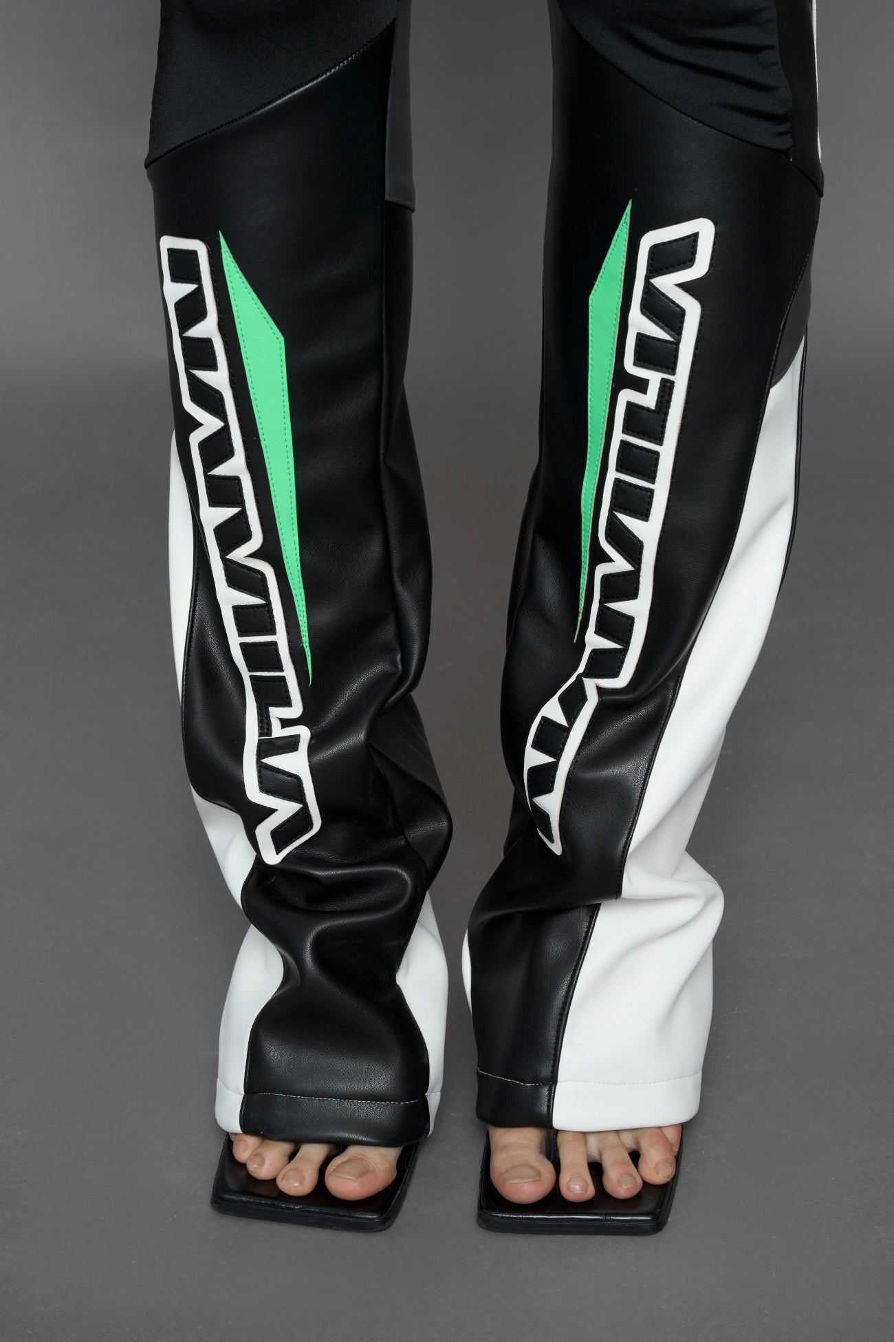 Signature motocross inspired paneling technique