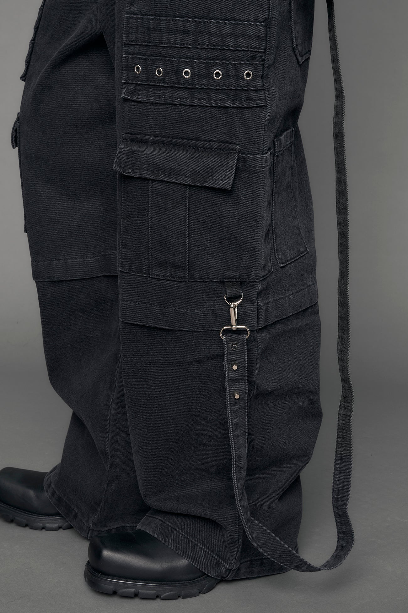Cargo Pocket detailing