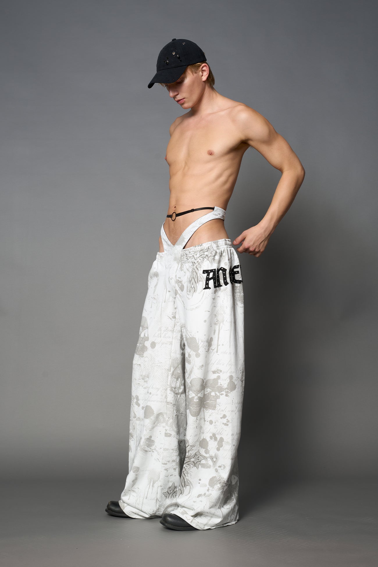 Beverly Hills G-String Sweatpants — view 23