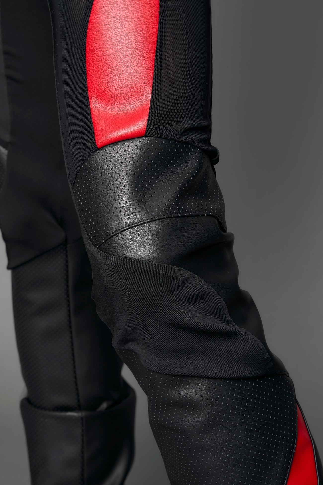 Signature motocross inspired paneling technique