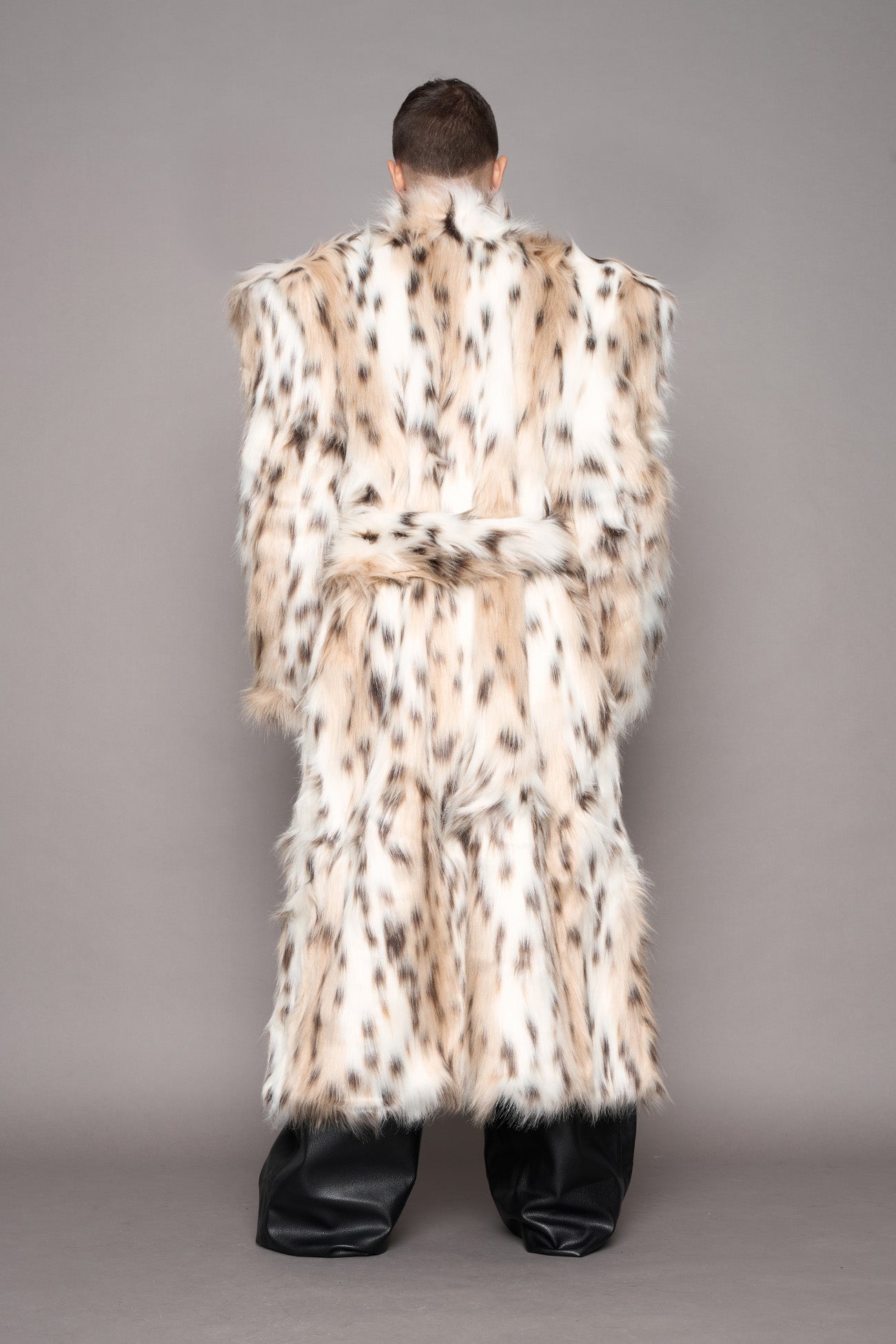 Midnight Faux Fur Coat Snow — view 8