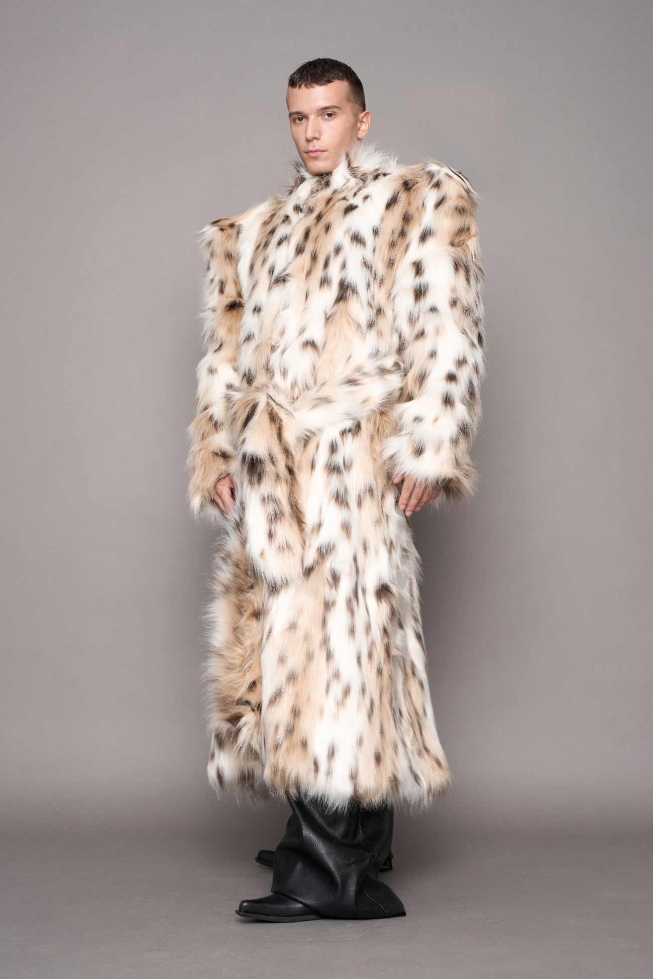 Midnight Faux Fur Coat Snow — view 7