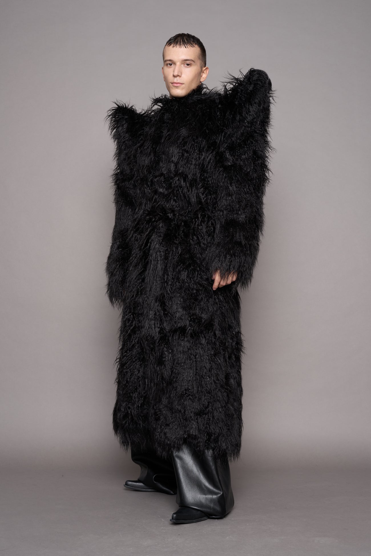 Doomsday Faux Fur Coat Black — view 8