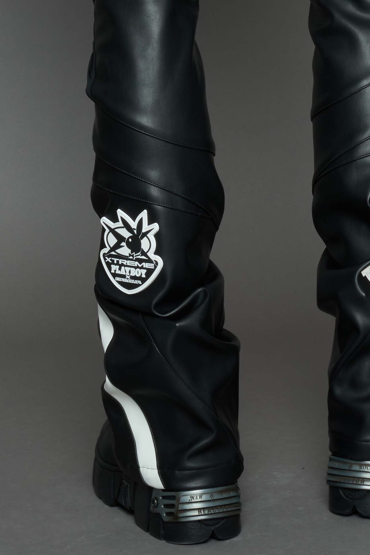 PLAYBOY X NAMILIA RUBBERTAG DETAIL